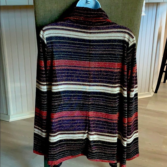 Turtle neck pull over - Picture 2 of 2